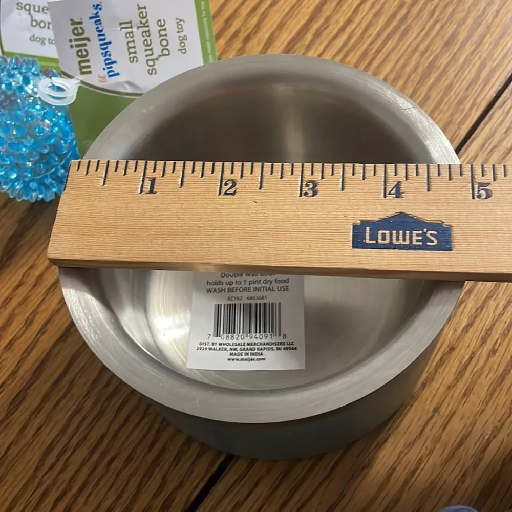 Double wall feeding bowl and two small squeaky bones bundle
